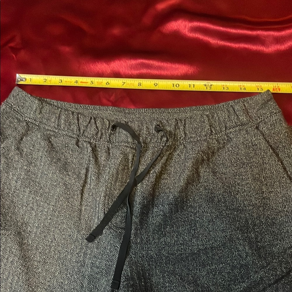 Lululemon Gray Patterned Pants - Picture 4 of 5
